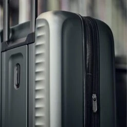 Victorinox Airox Advanced Medium Hardside Case -Travelpro || Samsonite Shop Victorinox Airox Advanced Medium Hardside Case 19