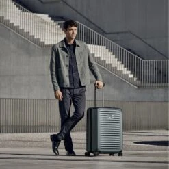 Victorinox Airox Advanced Medium Hardside Case -Travelpro || Samsonite Shop Victorinox Airox Advanced Medium Hardside Case 20